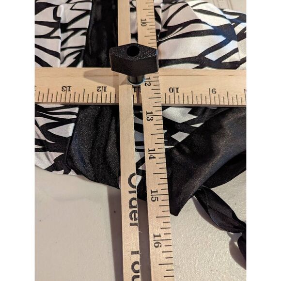 Morgan and Co Women's Boat Neckline Bodycon Open Back Dress Size Small - Picture 12 of 13